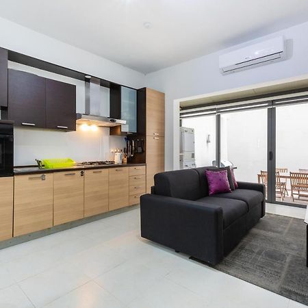 Centre Paceville Apt With Terrace, Bbq & Wifi By 360 Estates Сент Джулианс Экстерьер фото