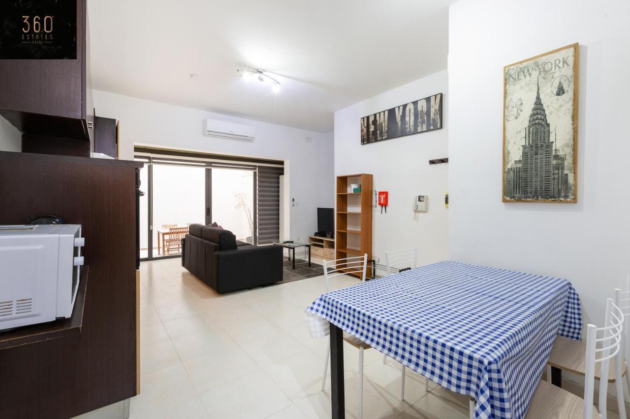 Centre Paceville Apt With Terrace, Bbq & Wifi By 360 Estates Сент Джулианс Экстерьер фото