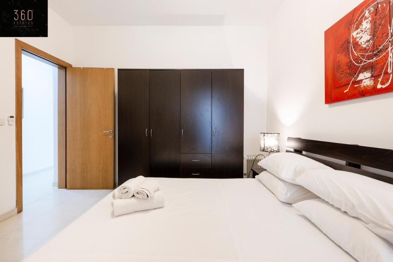 Centre Paceville Apt With Terrace, Bbq & Wifi By 360 Estates Сент Джулианс Экстерьер фото